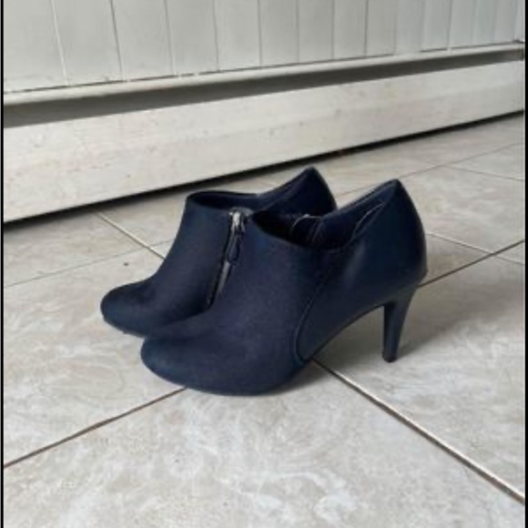 Blue high heals - Picture 3 of 3